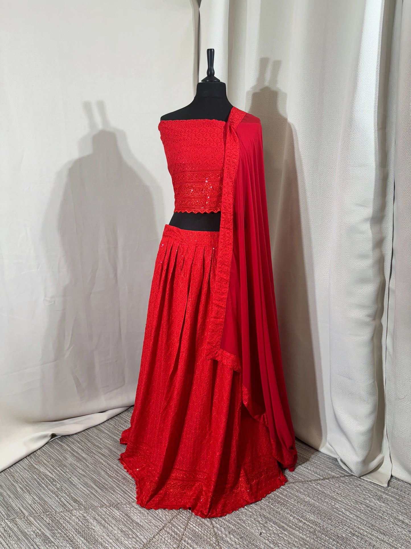 Lehenga Rouge broderie