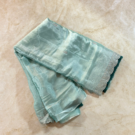 Saree fluide pastel brillant avec blouse contrastée – Bleu