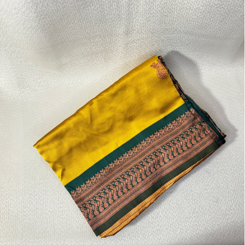 Saree traditionnel avec bordure bronze – Jaune / Vert