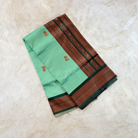 Saree traditionnel avec bordure bronze – Vert