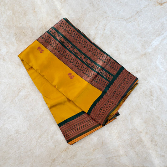 Saree traditionnel avec bordure bronze – Jaune / Vert