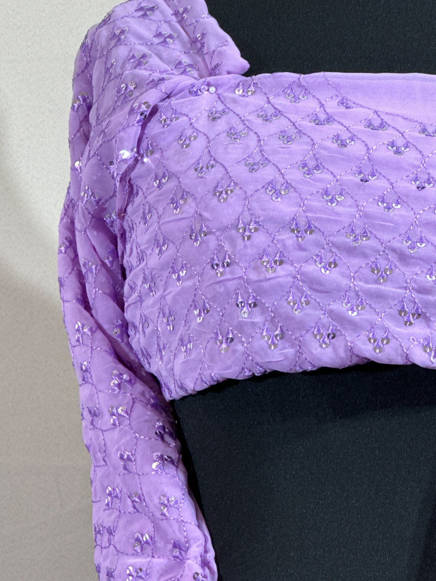 Lehenga avec broderie miroir – Violet